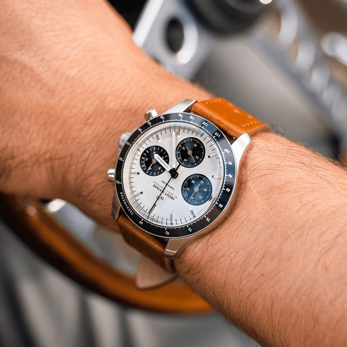 1960 Racing Chronograph | 日本までの配送無料